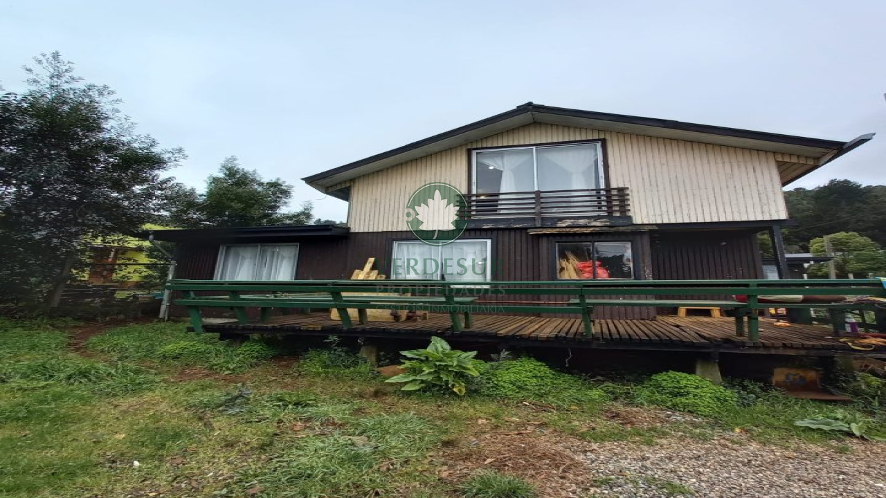 Vende Casa,  ubicada en Sector Costero.  Playa Rosada.