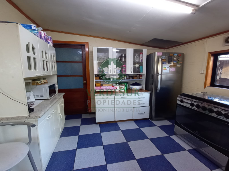 AVENIDA ARGENTINA, AVDA ARGENTINA, Valdivia, 8 Habitaciones Habitaciones, ,Casa,En Venta,AVENIDA ARGENTINA,1806