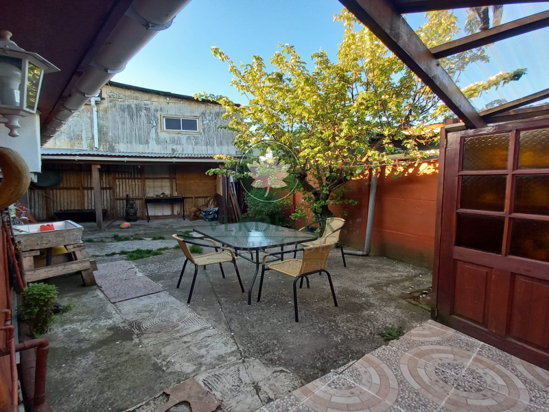 AVENIDA ARGENTINA, AVDA ARGENTINA, Valdivia, 8 Habitaciones Habitaciones, ,Casa,En Venta,AVENIDA ARGENTINA,1806